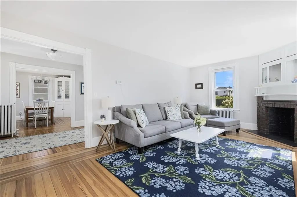 10 Eustis Avenue Newport RI 02840