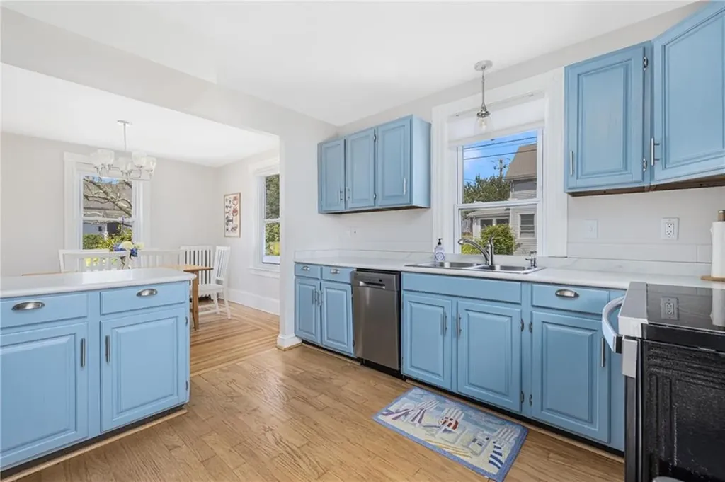 10 Eustis Avenue Newport RI 02840