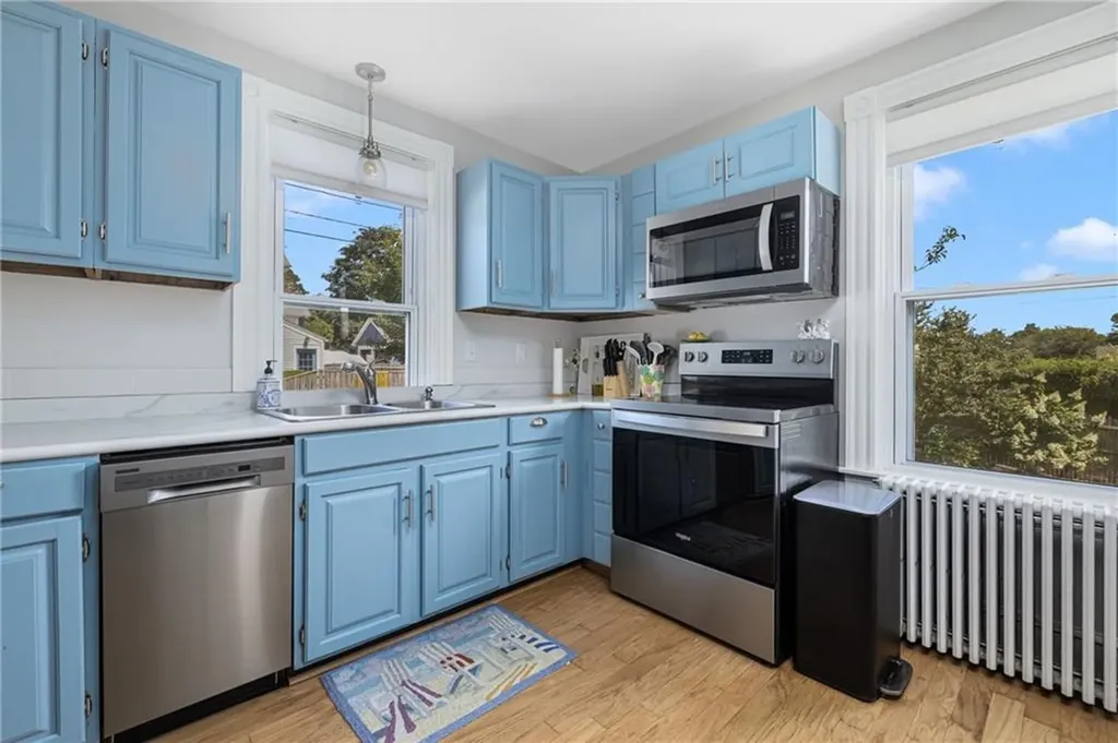 10 Eustis Avenue Newport RI 02840