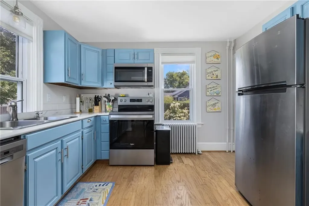 10 Eustis Avenue Newport RI 02840