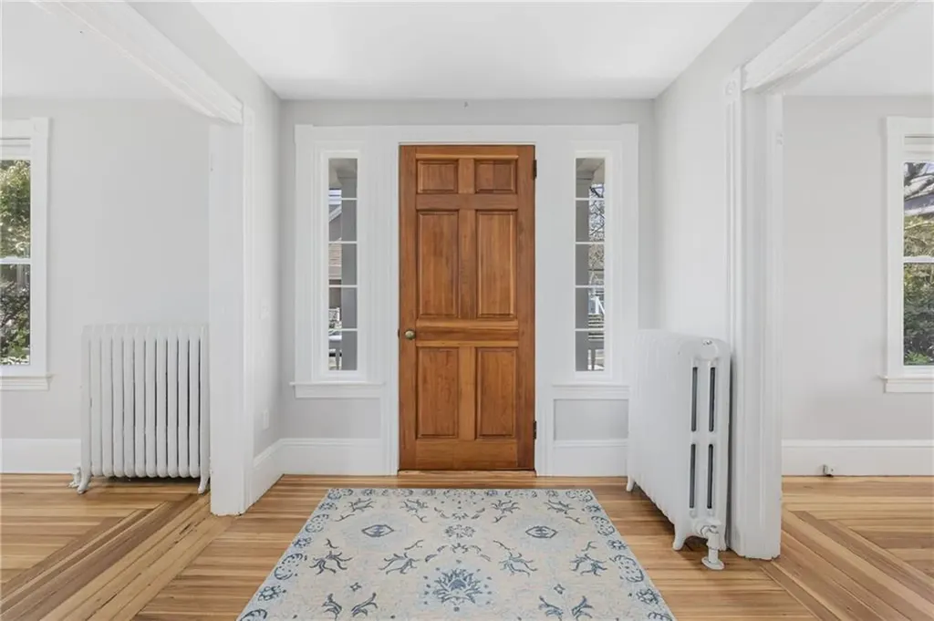 10 Eustis Avenue Newport RI 02840