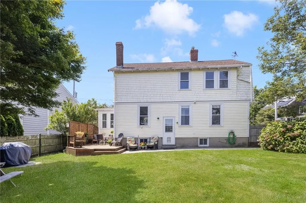 10 Eustis Avenue Newport RI 02840