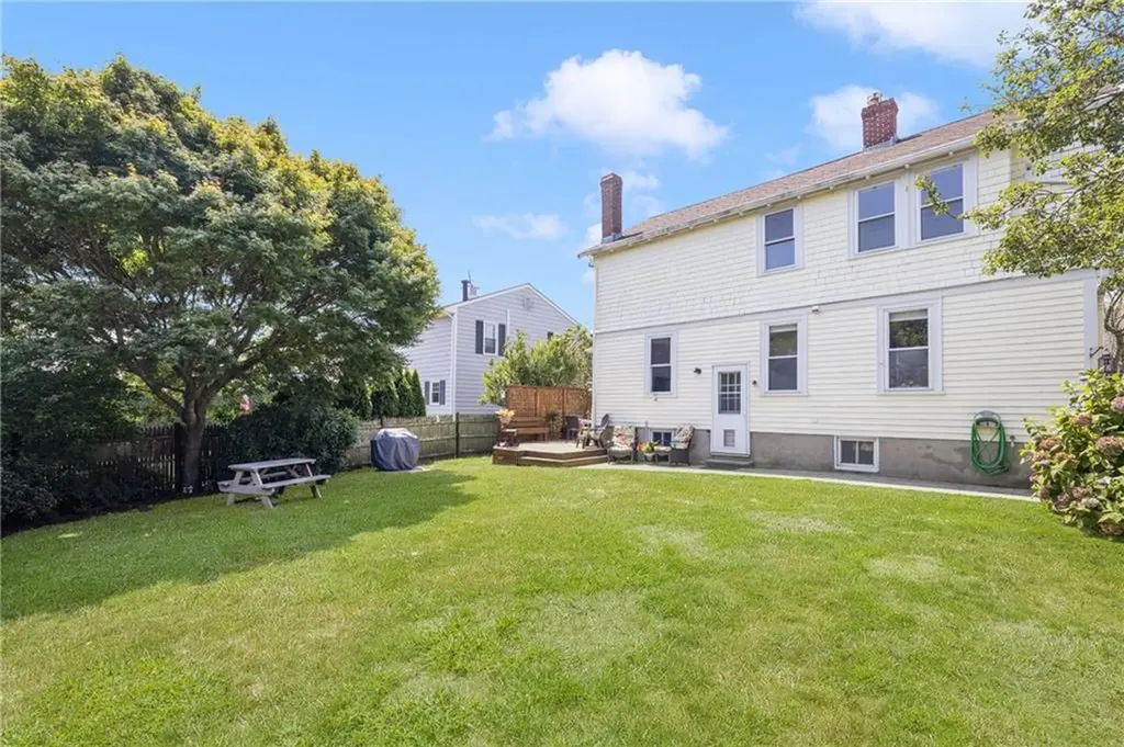 10 Eustis Avenue Newport RI 02840