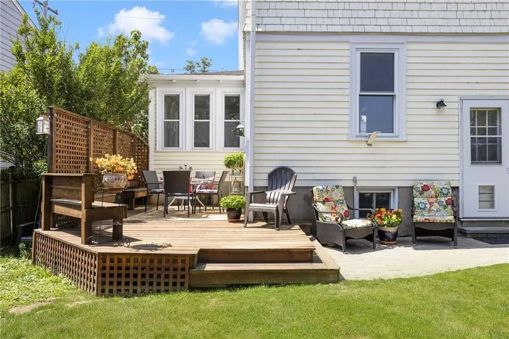 10 Eustis Avenue Newport RI 02840