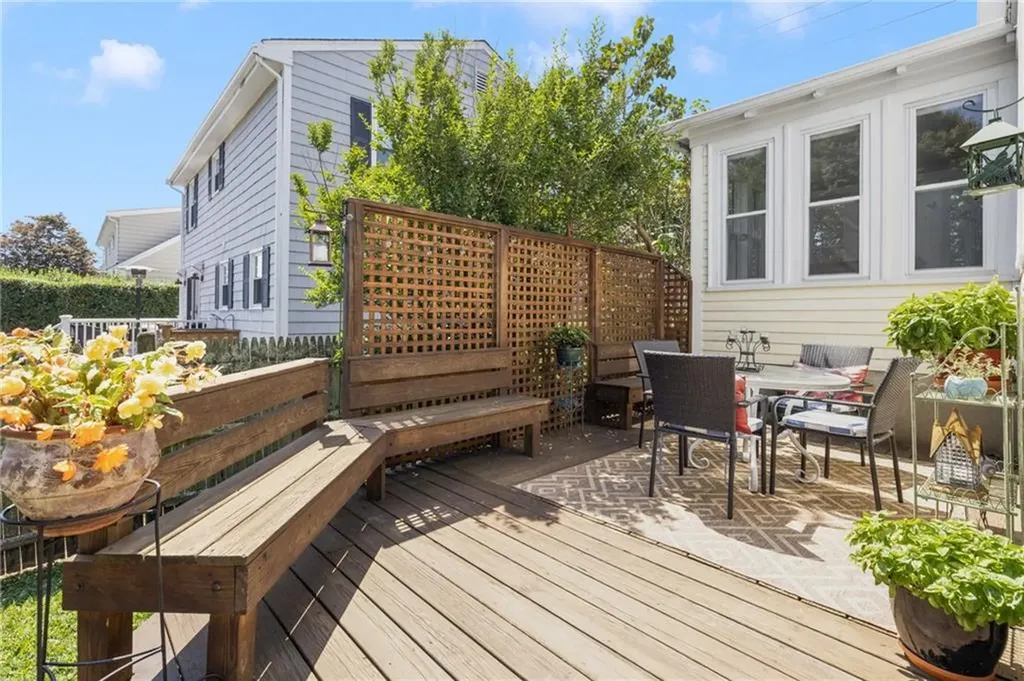 10 Eustis Avenue Newport RI 02840