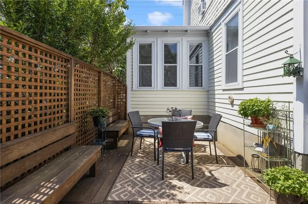 10 Eustis Avenue Newport RI 02840