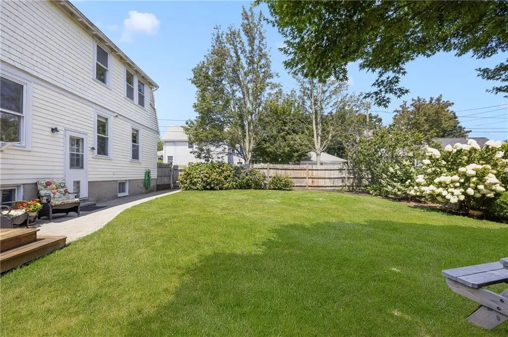 10 Eustis Avenue Newport RI 02840
