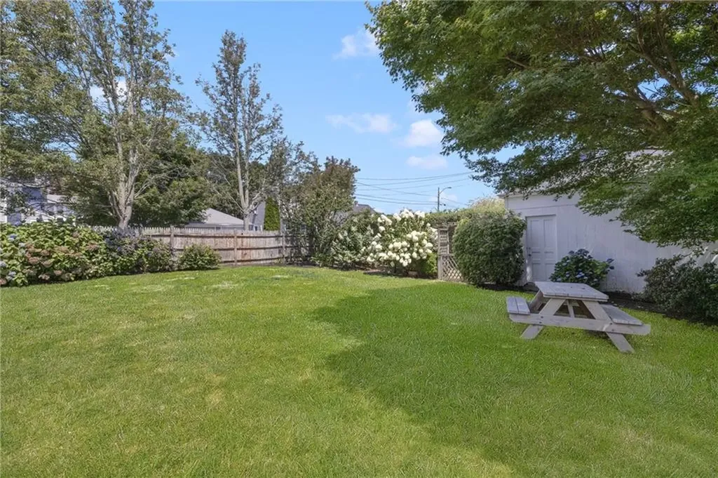 10 Eustis Avenue Newport RI 02840