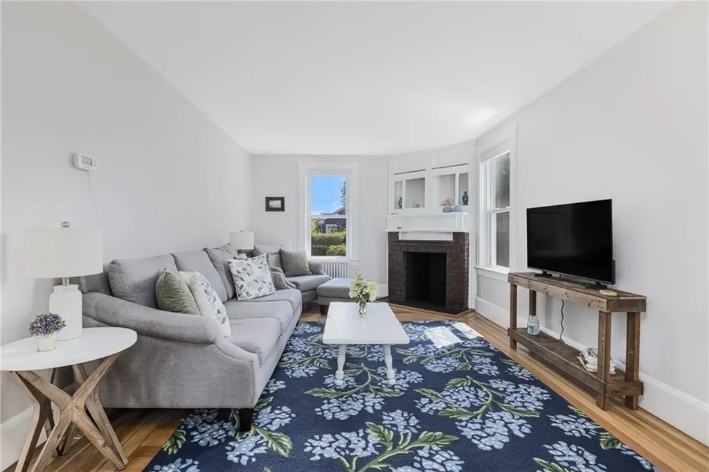 10 Eustis Avenue Newport RI 02840