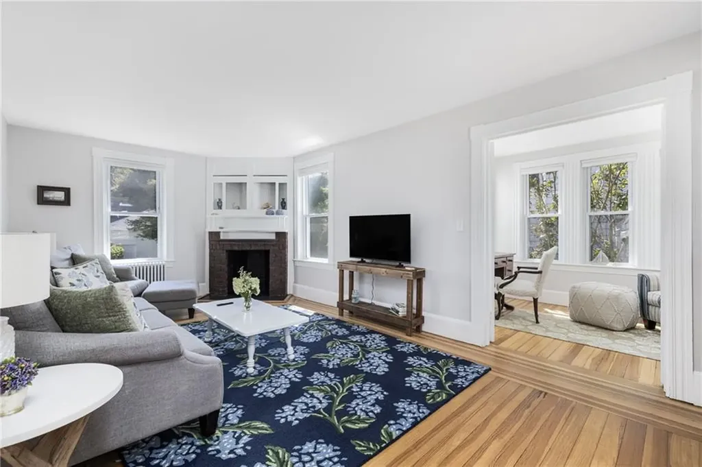 10 Eustis Avenue Newport RI 02840
