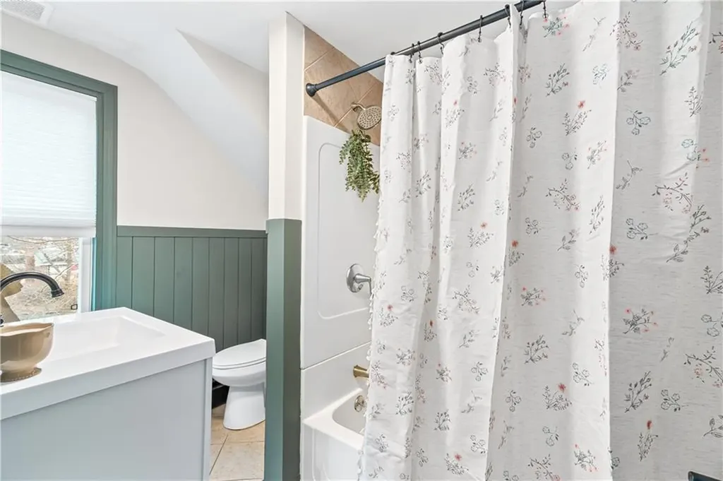 6 Dexter Street Johnston RI 02919