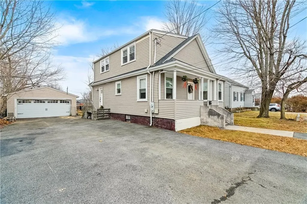 6 Dexter Street Johnston RI 02919