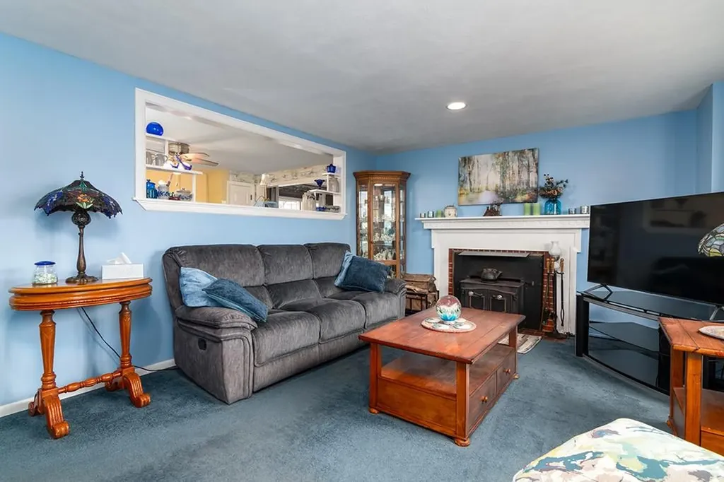 54 Ansonia Road Warwick RI 02889