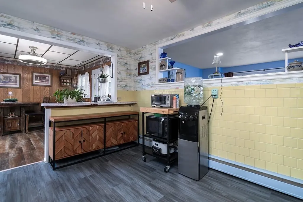 54 Ansonia Road Warwick RI 02889