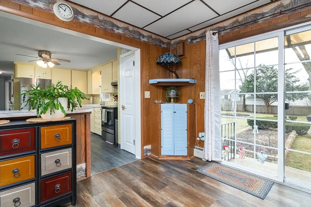 54 Ansonia Road Warwick RI 02889