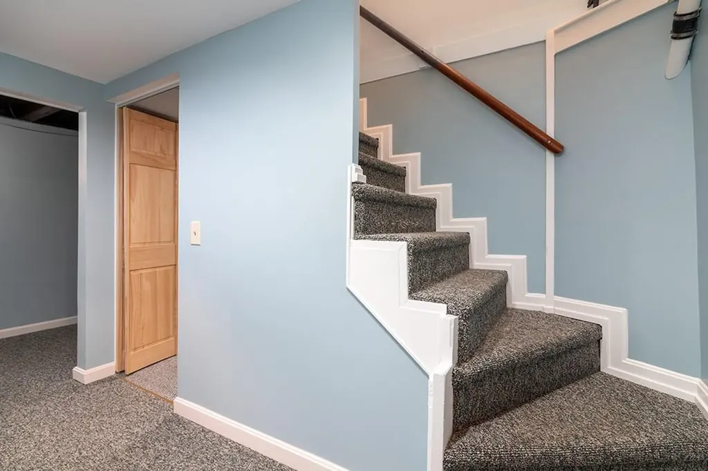 54 Ansonia Road Warwick RI 02889