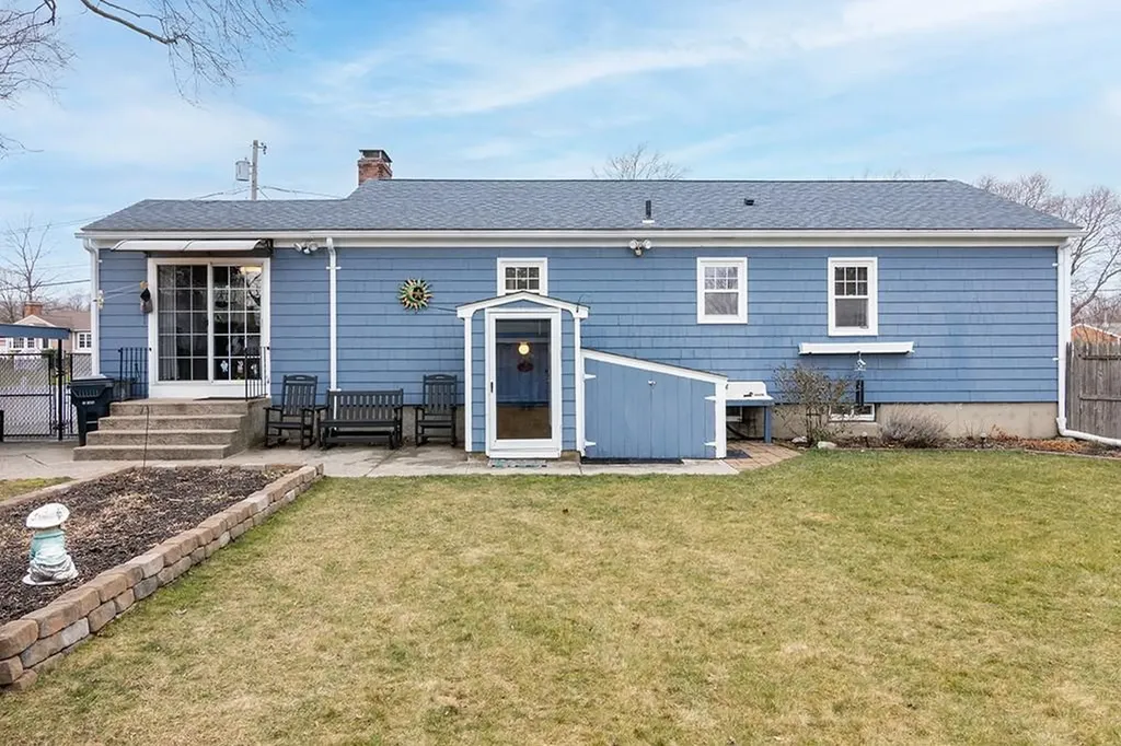 54 Ansonia Road Warwick RI 02889