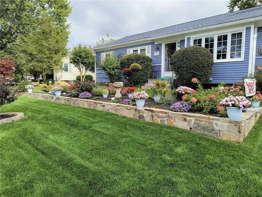 54 Ansonia Road Warwick RI 02889