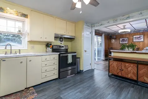 54 Ansonia Road Warwick RI 02889