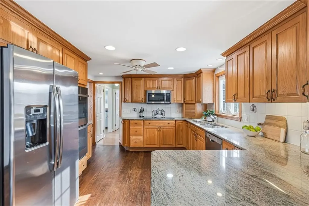 6 Ledge Road Barrington RI 02806