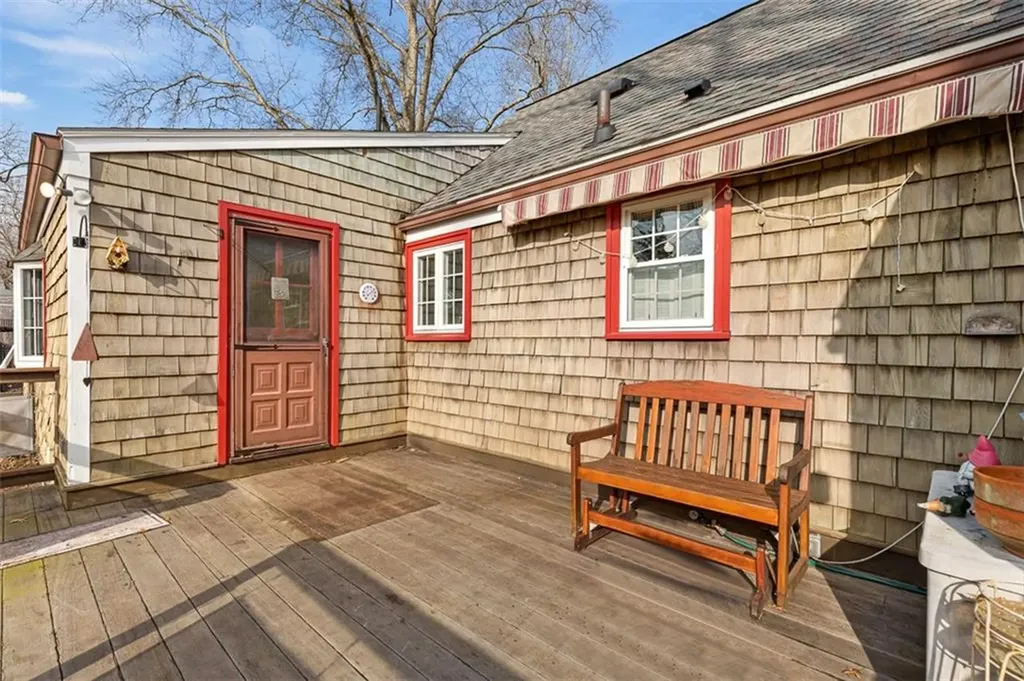 6 Ledge Road Barrington RI 02806