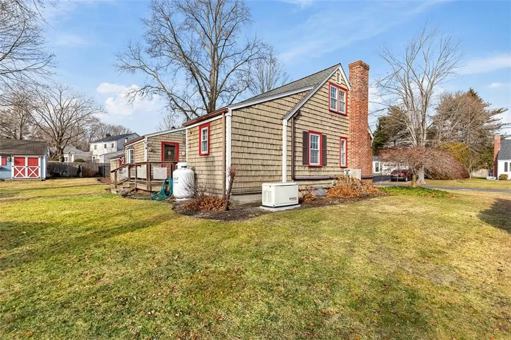 6 Ledge Road Barrington RI 02806