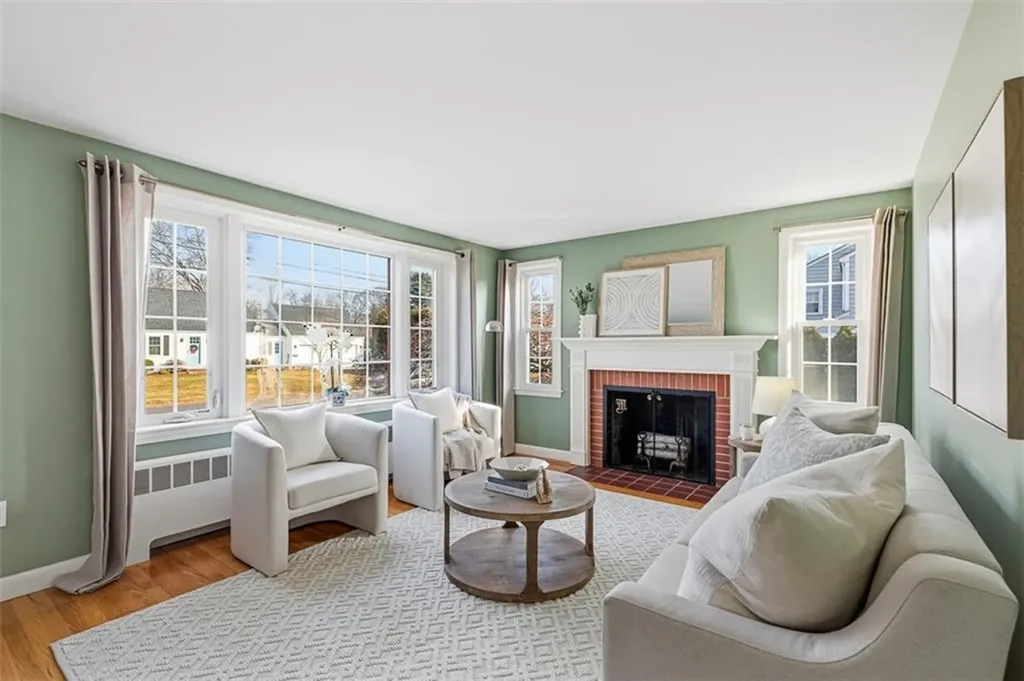 6 Ledge Road Barrington RI 02806