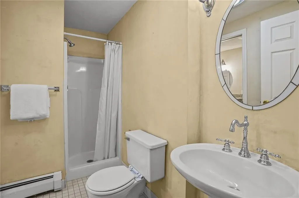 15 Nipmuc Trail North Providence RI 02904