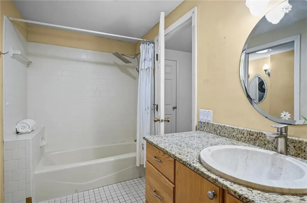 15 Nipmuc Trail North Providence RI 02904