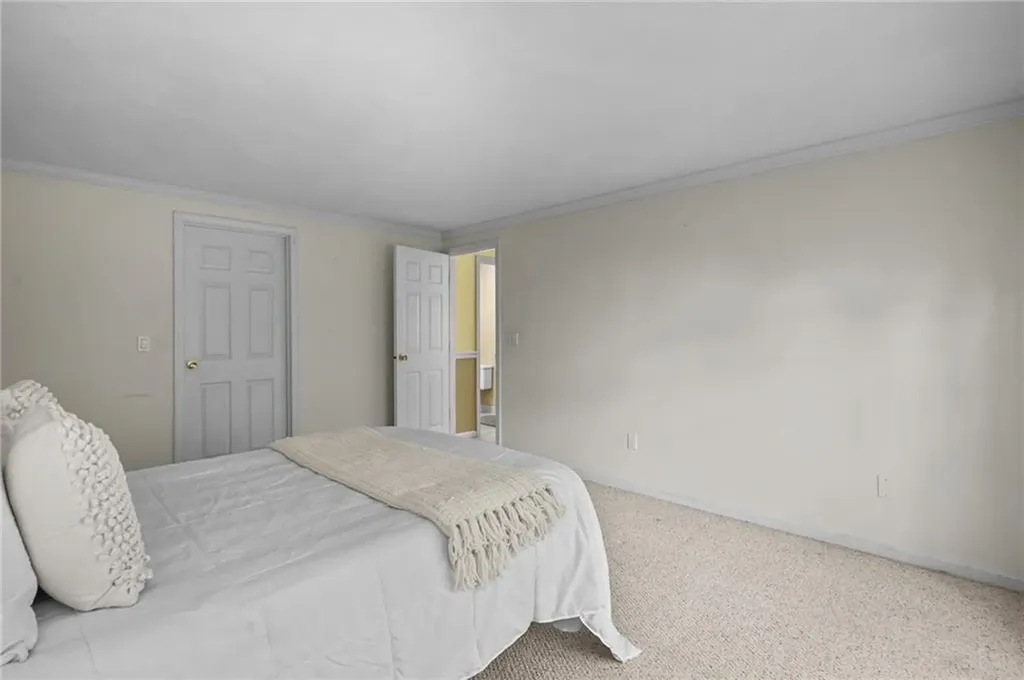 15 Nipmuc Trail North Providence RI 02904