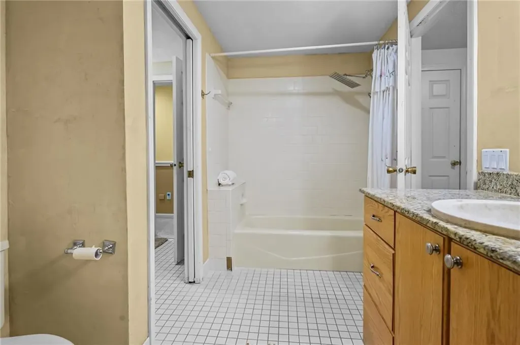 15 Nipmuc Trail North Providence RI 02904