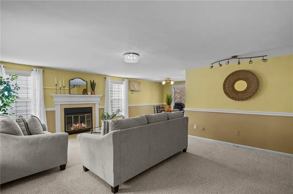 15 Nipmuc Trail North Providence RI 02904