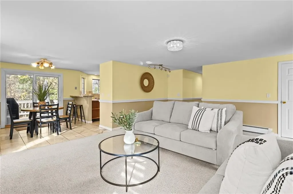 15 Nipmuc Trail North Providence RI 02904