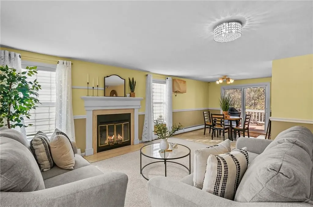 15 Nipmuc Trail North Providence RI 02904