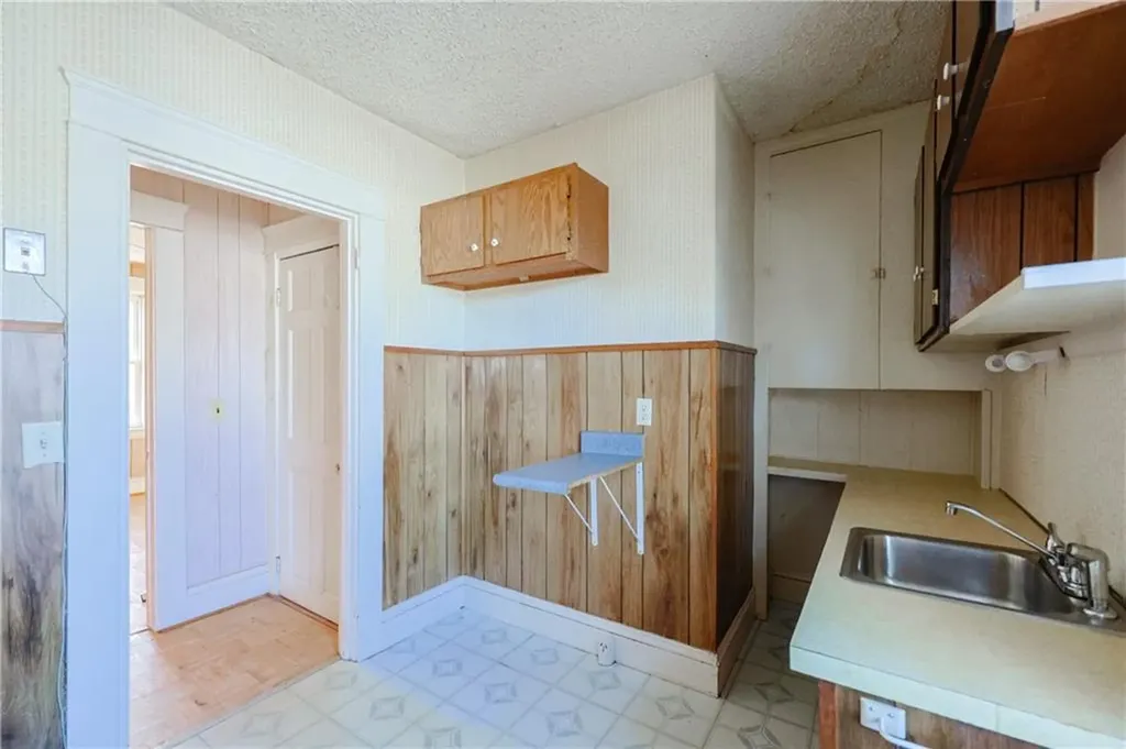 165 Haswill Street Warwick RI 02889