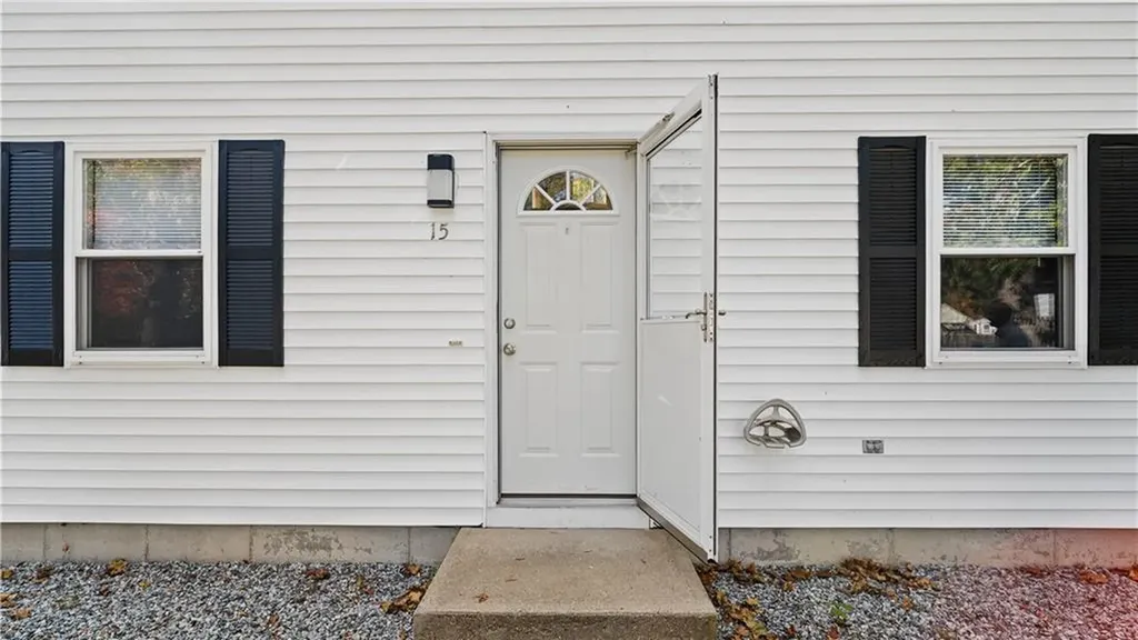 15 Abbott Avenue Warwick RI 02886