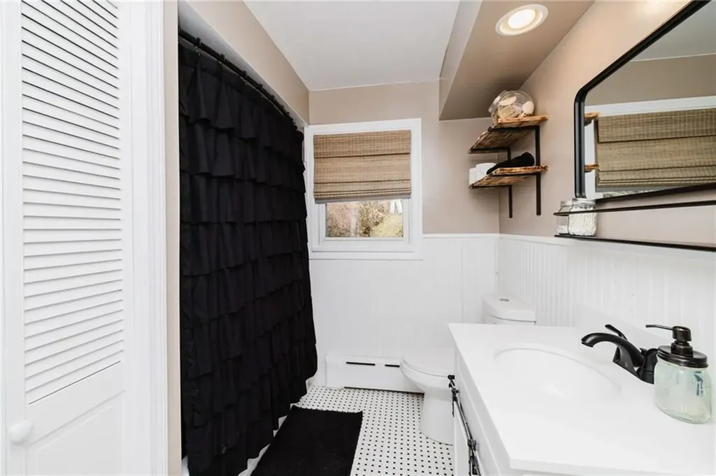 24 Cala Avenue Tiverton RI 02878