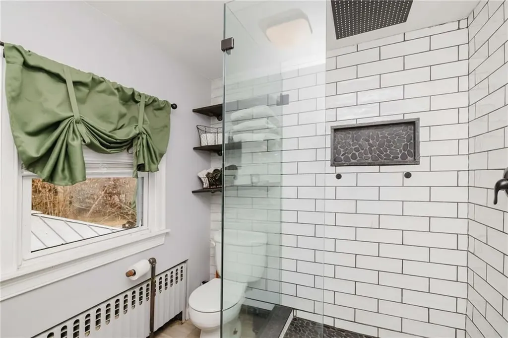 24 Cala Avenue Tiverton RI 02878