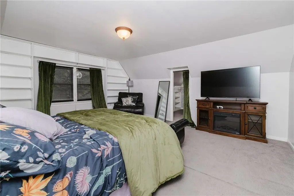 24 Cala Avenue Tiverton RI 02878