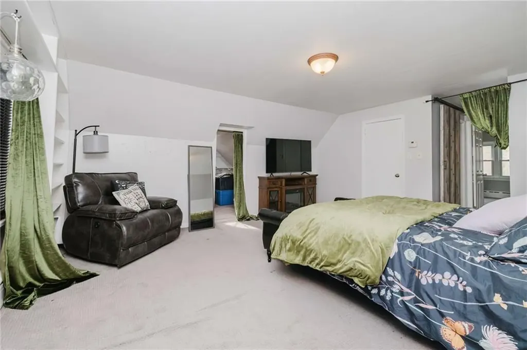 24 Cala Avenue Tiverton RI 02878