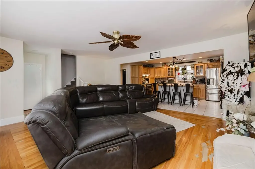 24 Cala Avenue Tiverton RI 02878