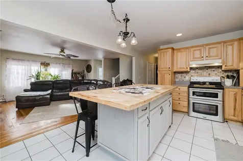 24 Cala Avenue Tiverton RI 02878