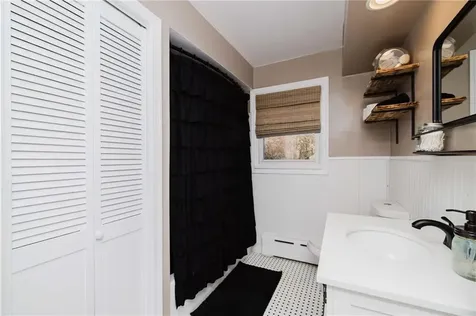 24 Cala Avenue Tiverton RI 02878