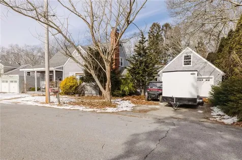 24 Cala Avenue Tiverton RI 02878