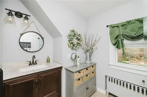 24 Cala Avenue Tiverton RI 02878