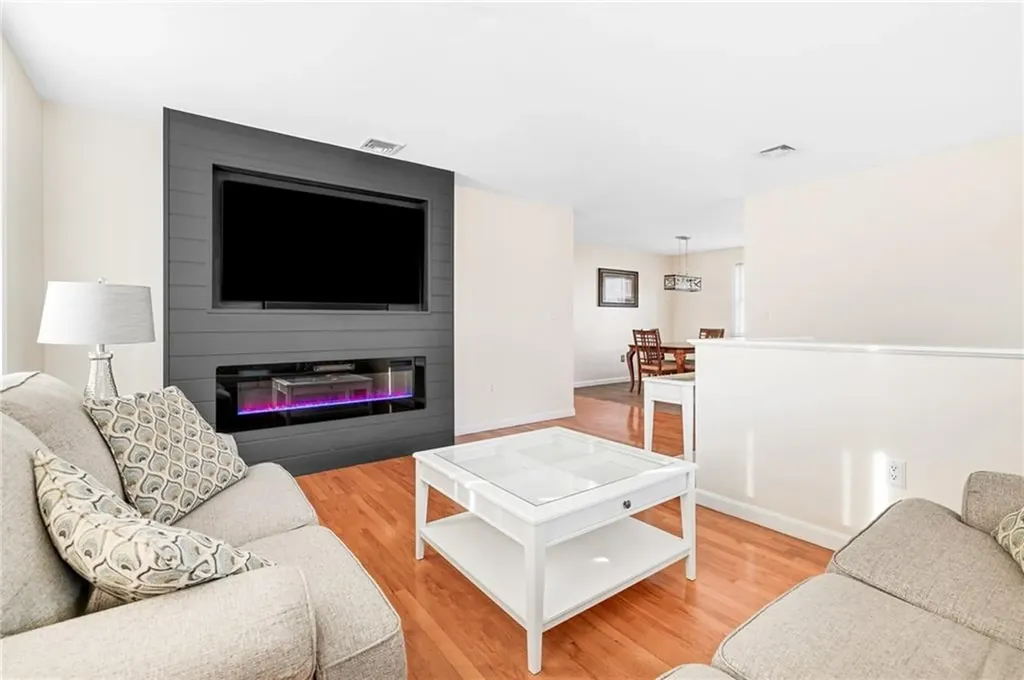 64 Brookdale Boulevard Pawtucket RI 02861