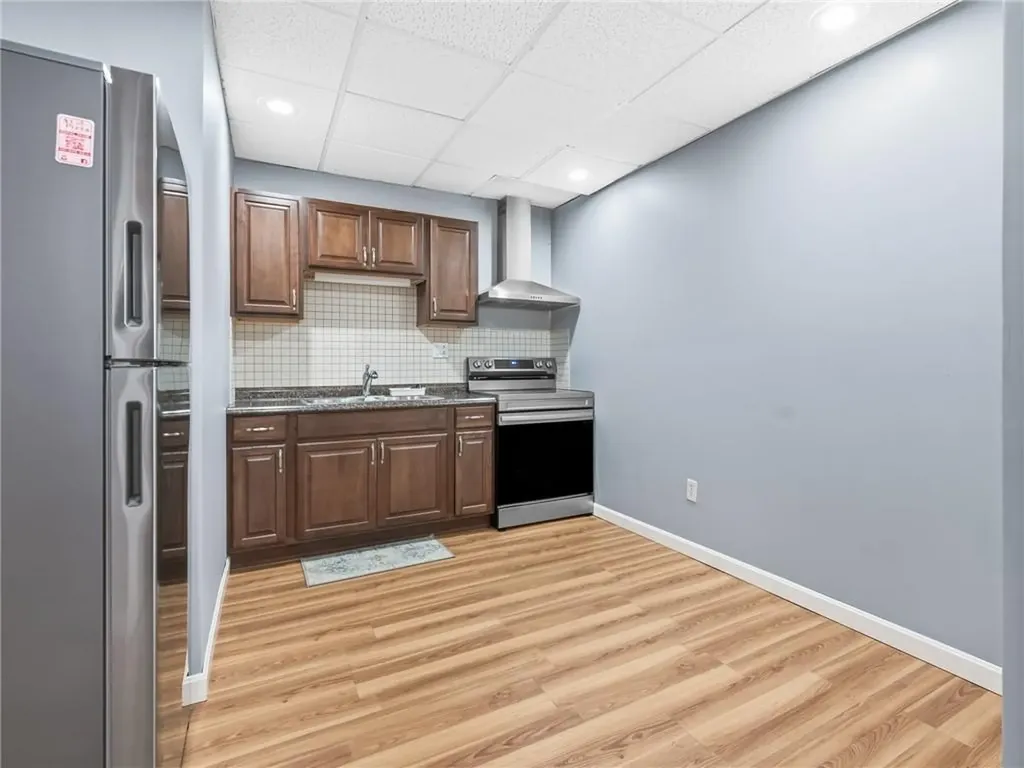 64 Brookdale Boulevard Pawtucket RI 02861