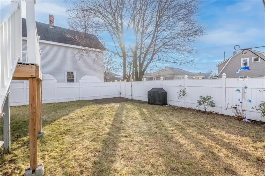 64 Brookdale Boulevard Pawtucket RI 02861