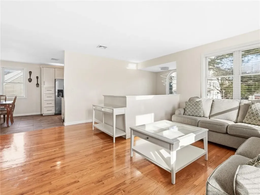 64 Brookdale Boulevard Pawtucket RI 02861