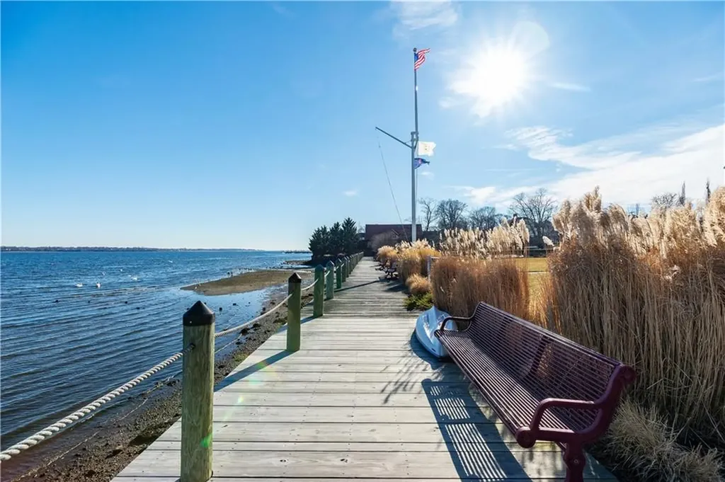 1180 Narragansett Boulevard Cranston RI 02905